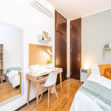 Rent this 6 bed room on Viale Tibaldi in 54, 20136 Milan MI