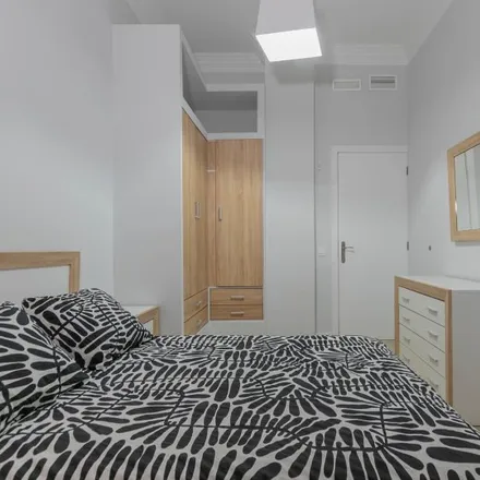 Rent this 5 bed room on Cinestudio D'Or in Carrer de l'Almirall Cadarso, 46005 Valencia