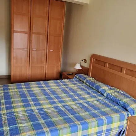 Rent this 3 bed apartment on Calle Honesto Batalón in 20, 33201 Gijón
