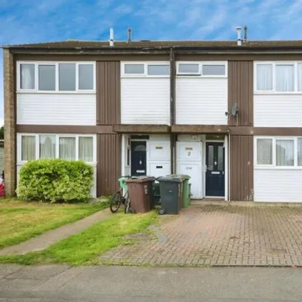 Buy this 3 bed townhouse on Alder Close in How Wood, AL2 2RR