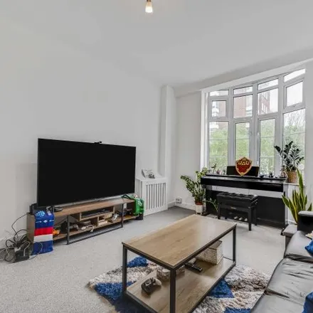 Rent this 1 bed apartment on Grove End Gardens in 33 Grove End Road, London