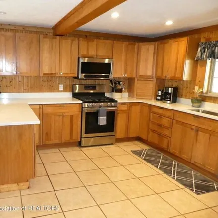 Image 6 - 15776 Airport Road, Watertown Charter Township, MI 48906, USA - House for sale