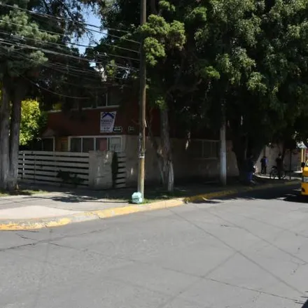 Buy this 4 bed house on Calle Acolman 214 in Colonia Industrial San Nicolás Tlaxcolpan, 54030 Tlalnepantla