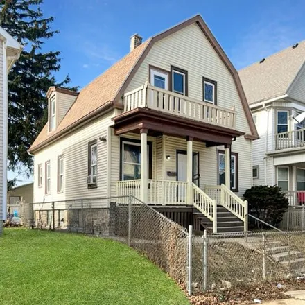 Buy this 5 bed house on 2437 North 34th Street in Milwaukee, WI 53210