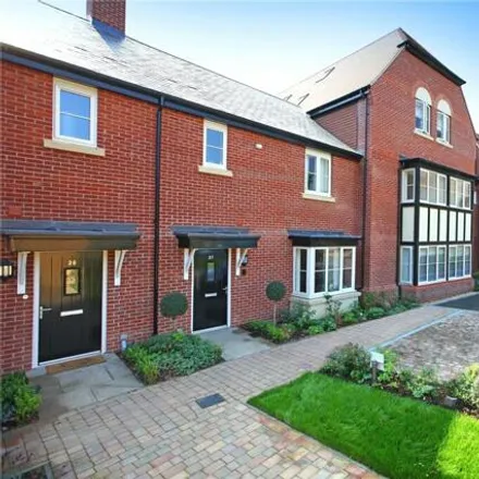 Buy this 3 bed duplex on Cumber Place in Theale, RG7 5FP