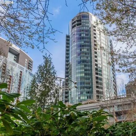 Buy this studio condo on 3601 South River Parkway in Portland, OR 97239