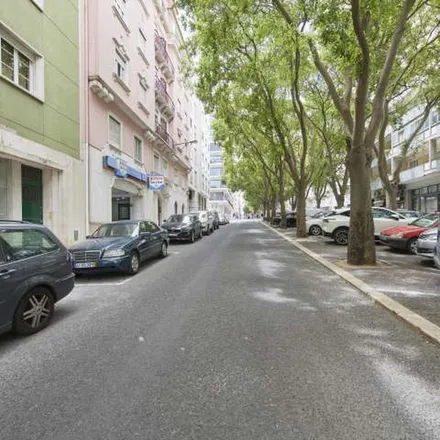 Image 8 - Rua Pinheiro Chagas 27, 1050-174 Lisbon, Portugal - Apartment for rent