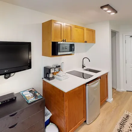 Image 5 - Whistler, BC V8E 1C1, Canada - Apartment for rent