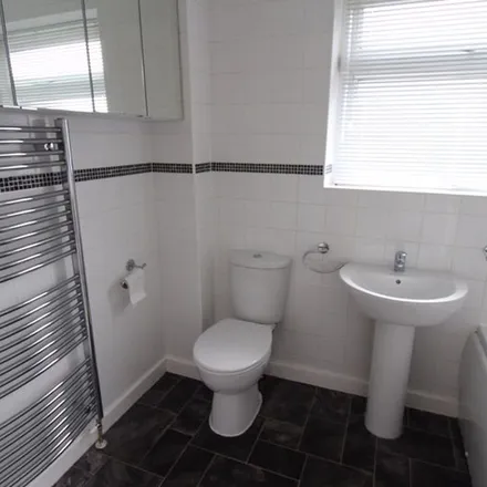 Image 7 - Bedford Avenue East, Ellesmere Port, CH65 6TS, United Kingdom - Apartment for rent