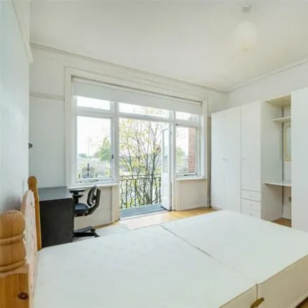 Image 6 - Castelnau Gardens, Arundel Terrace, London, SW13 8DU, United Kingdom - Apartment for sale