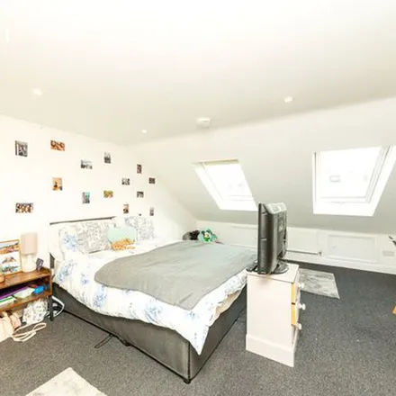 Rent this 6 bed townhouse on 44 Brading Road in Brighton, BN2 3PD