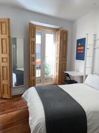 Rent this studio apartment on Calle de Jesús y María in 15, 28012 Madrid