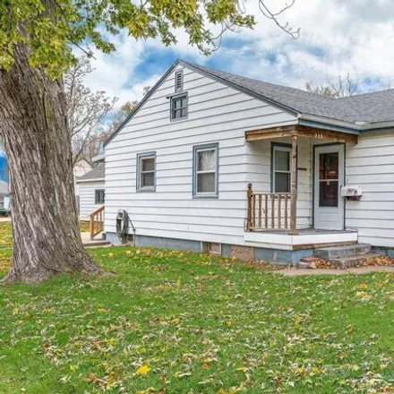 Buy this 2 bed house on 2561 Sabula Avenue in Clinton, IA 52732
