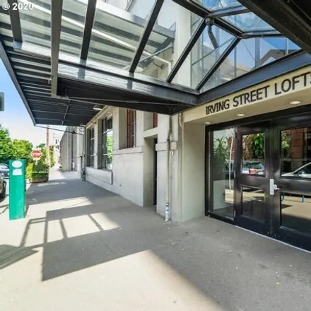 Buy this 1 bed condo on Irving Street Lofts in 1314 Northwest Irving Street, Portland