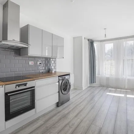 Rent this 1 bed apartment on Redcliffe Gardens in London, IG1 4UF