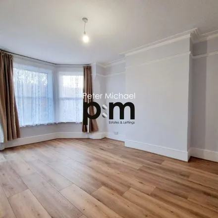 Image 6 - 22 Melbourne Avenue, Bowes Park, London, N13 4SX, United Kingdom - Apartment for rent