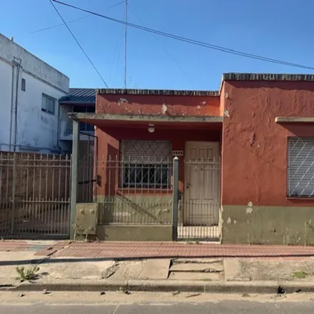 Buy this studio house on Caracas in Partido de Quilmes, 1882 Ezpeleta