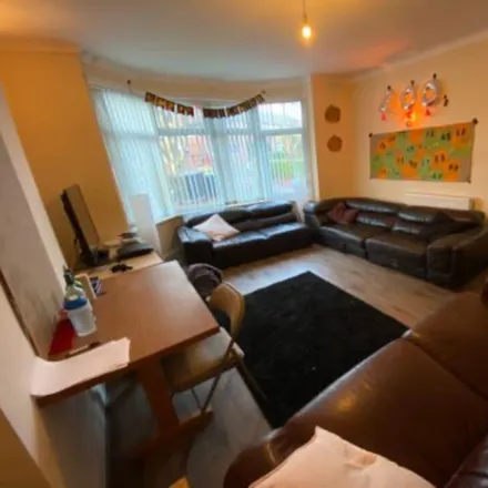 Rent this 7 bed townhouse on 81A in 81B St. Michael's Lane, Leeds
