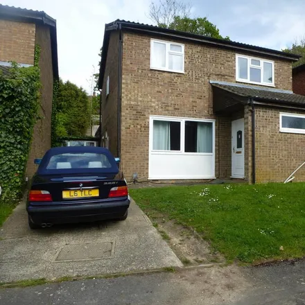 Rent this 6 bed house on 12 Benson Close in Reading, RG2 7LP