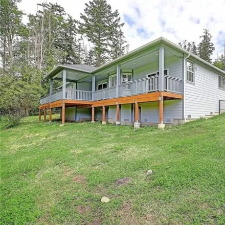 Rent this 3 bed house on 546 Rozeway Place in Island County, WA 98282