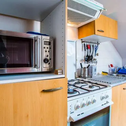 Rent this 1 bed apartment on Rue Sans Souci - Sans Soucistraat 98 in 1050 Ixelles - Elsene, Belgium