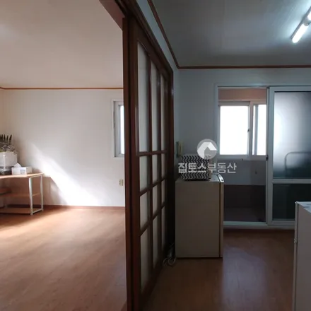 Rent this studio apartment on 서울특별시 강남구 대치동 941-9