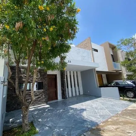 Buy this studio house on Circuito del Golfo Poniente in Arcos de Zapopan, 45133 Zapopan