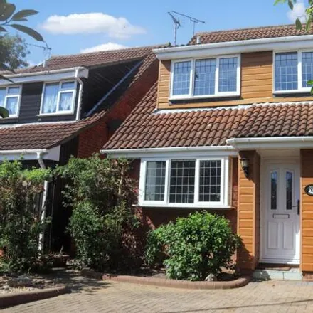 Rent this 4 bed house on Rowan Walk in Southend-on-Sea, SS9 5PL