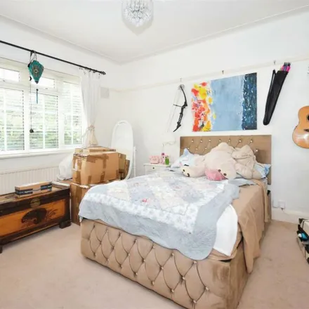 Image 6 - Wimbledon Close, The Downs, London, SW20 8HL, United Kingdom - Apartment for rent