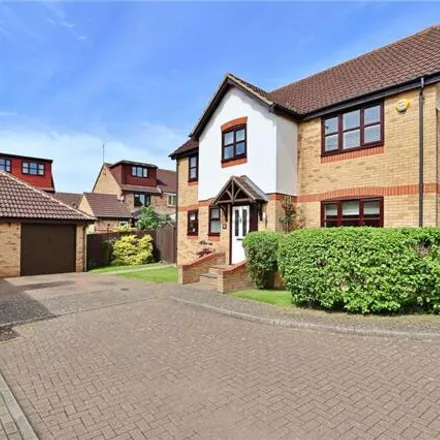 Buy this 5 bed house on Hartland Avenue in Milton Keynes, MK4 3FH