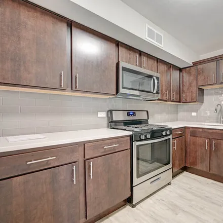 Image 2 - 5800 N Sheridan Rd, Unit 601 - Apartment for rent