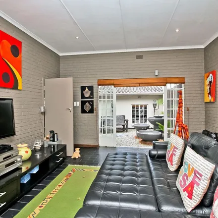 Image 7 - Oaklands Road, Orchards, Johannesburg, 2001, South Africa - Apartment for rent