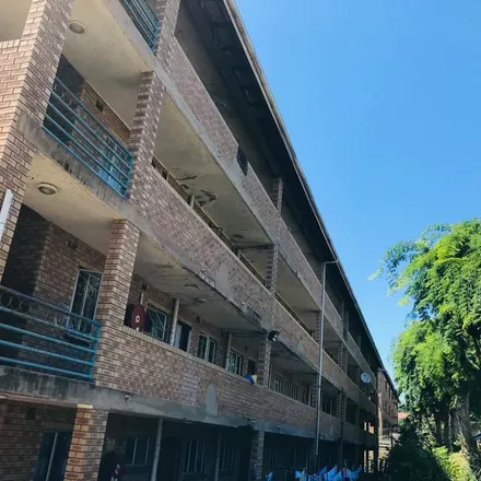Rent this 3 bed apartment on Rex Henderson Road in Cyrildene, uMhlathuze Local Municipality