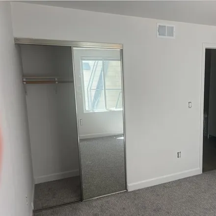 Rent this 1 bed room on 1075;1077;1079 Texas Street in San Francisco, CA 94124