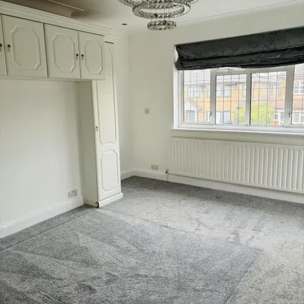 Rent this 5 bed apartment on Bourne End Road in Batchworth Heath, HA6 3BP