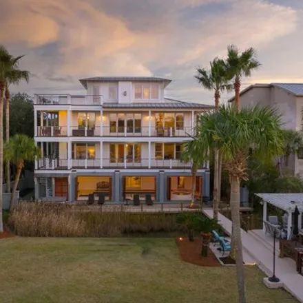 Buy this 6 bed house on 98 Intracoastal Court in Isle of Palms, Charleston County