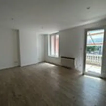 Rent this 3 bed apartment on 11 bis Rue Ampère in 42000 Saint-Étienne, France
