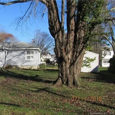 Rent this 3 bed house on 11 Bond Street in Old Black Point Association, East Lyme