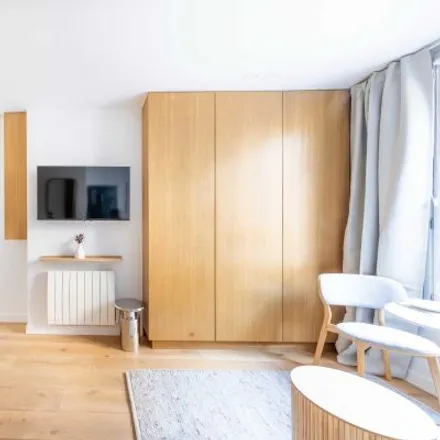 Image 3 - 8 Rue Rennequin, 75017 Paris, France - Apartment for rent
