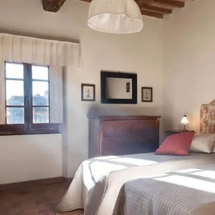 Rent this 3 bed house on Strada Provinciale Civitella Pergine Valdarno in 52020 Pieve a Presciano AR, Italy