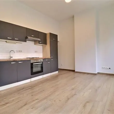 Image 2 - Rue Jean-Baptiste Brabant 31, 5000 Namur, Belgium - Apartment for rent