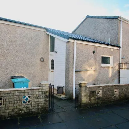 Rent this 3 bed townhouse on Lomond Place in Cumbernauld, G67 4JW