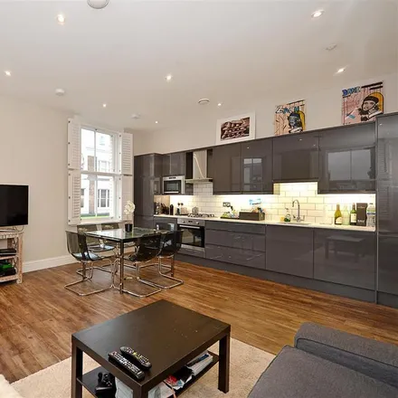 Image 3 - 228 Portobello Road, London, W11 1LT, United Kingdom - Apartment for rent