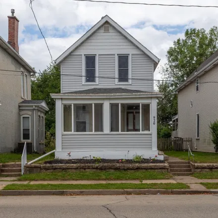 Buy this 3 bed house on 920 Garfield Avenue in Dubuque, IA 52001