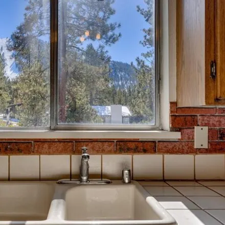 Image 7 - 3786 Terrace Drive, South Lake Tahoe, CA 96150, USA - House for sale