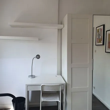 Rent this 3 bed apartment on 31 Rue du Fossé des Tanneurs in 67000 Strasbourg, France