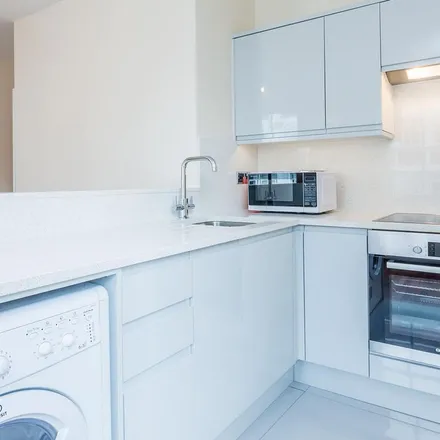 Image 1 - Camden Town Station, Camden High Street, London, NW1 8QL, United Kingdom - Apartment for rent