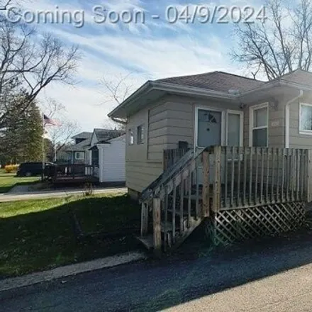 Buy this 3 bed house on 30845 Brentwood Street in Southfield, MI 48076