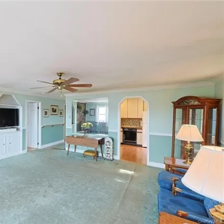 Image 4 - 58 Vails Lake Shore Drive, Village of Brewster, Southeast, NY 10509, USA - House for sale