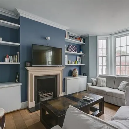 Rent this 2 bed apartment on 69A King's Road in London, SW3 4NJ